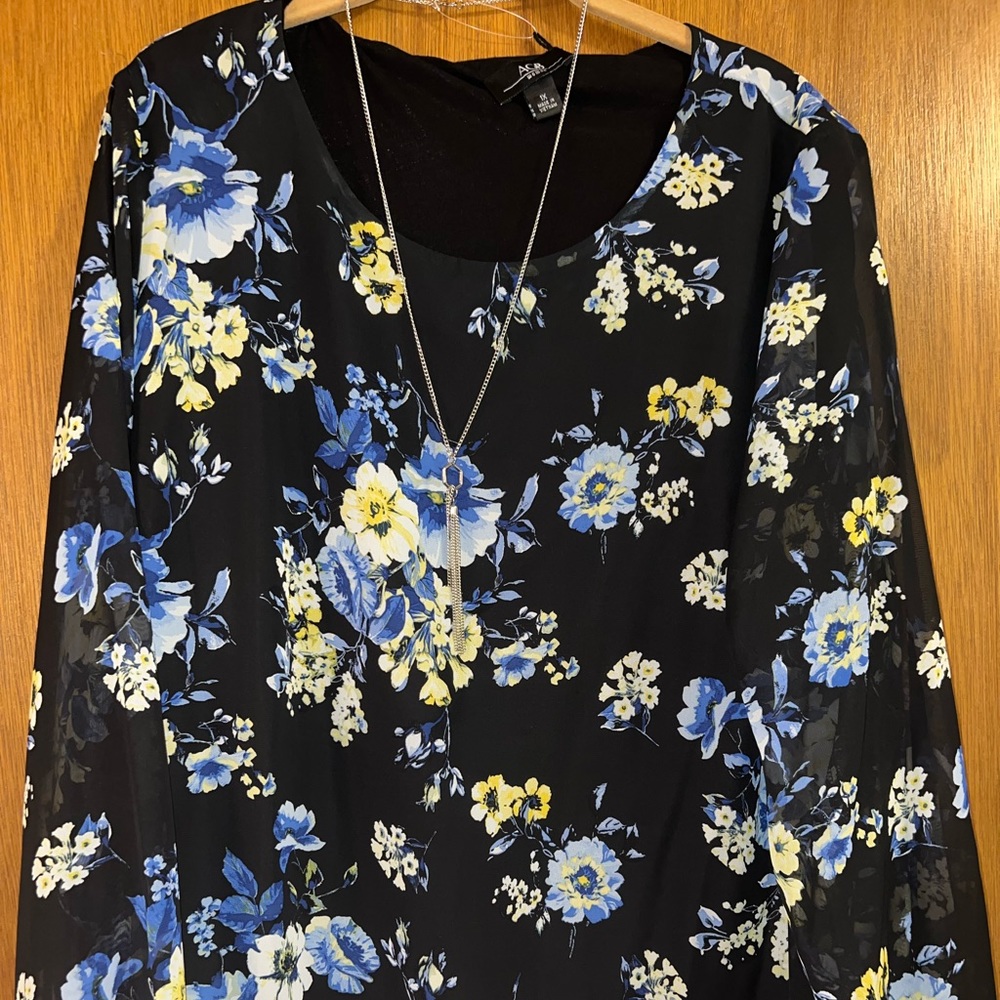 NWT AGB Woman's Lined Dressy Blouse, Size 1X, Sheer Long Sleeves, with Necklace